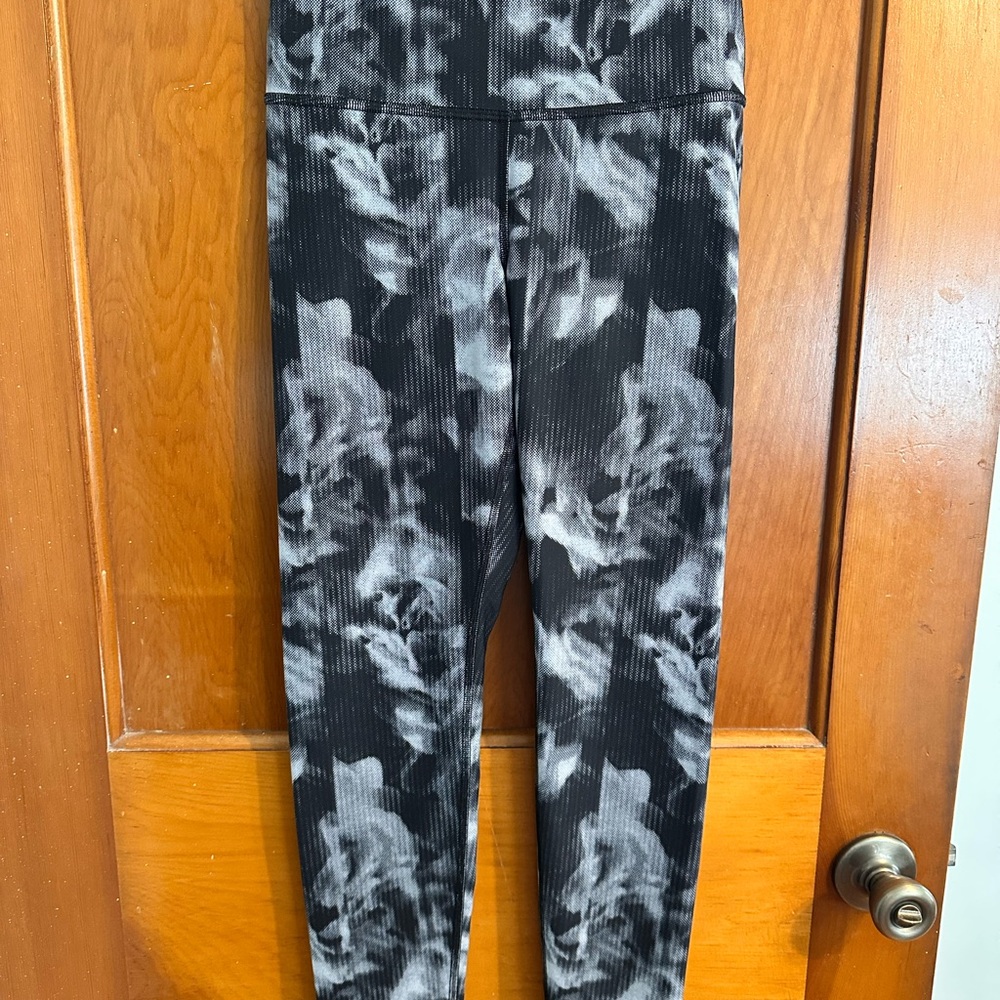Old Navy Kids Black and Gray Tie-Dye Leggings